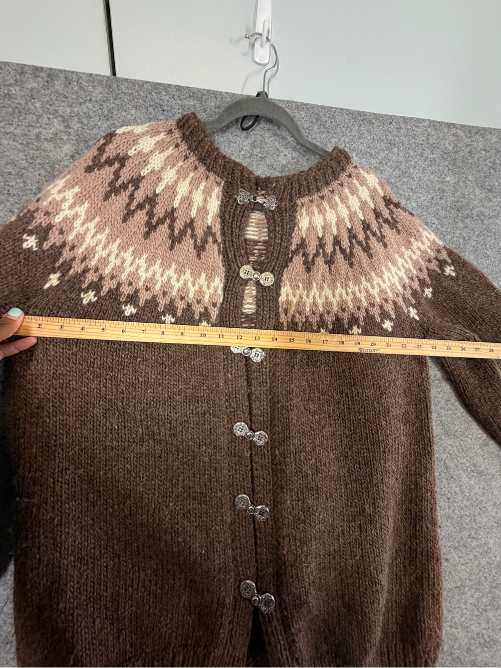 Vintage Icelandic Wool Cardigan Brown Nordic Fair Isle Metal Clasp Sweater Chic - Picture 5 of 16